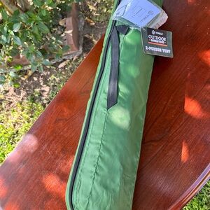 Outdoor Adventure 2-Person Camping Tent - Green